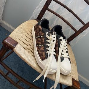 Women’s Cheetah Print sneakers